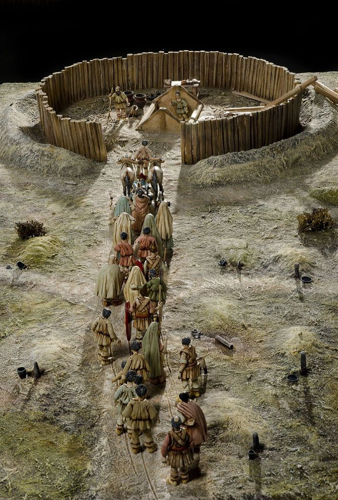 Reconstitution d’un enterrement gaulois dans une tombe monumentale (maquette P. Guéneau)